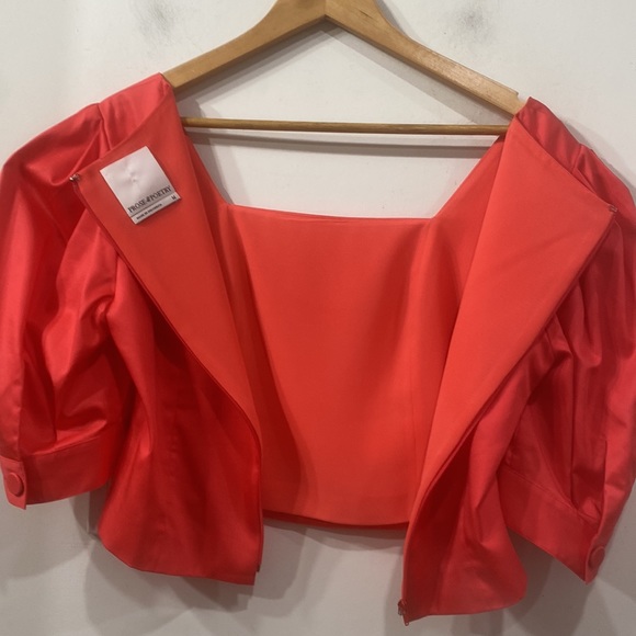 Prose & Poetry Cropped Short Puffy Sleeves Back Zipper in Raspberry Red size M - Picture 7 of 9